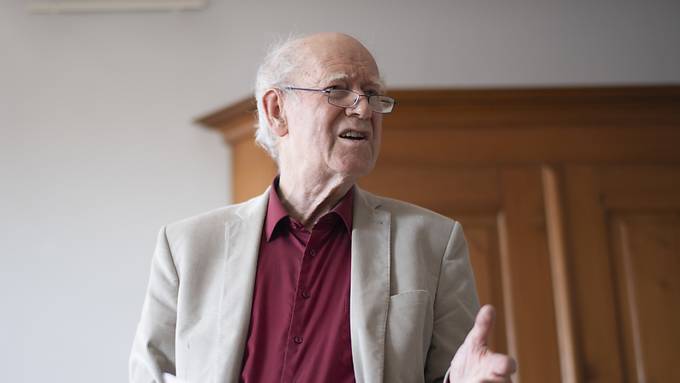 Happy Birthday Franz Hohler – der Schöpfer des «Totemügerli» wird 80 Jahre alt