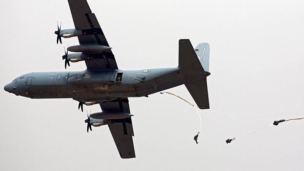 Eine Hercules-Transportmaschine des Typs C-130J der Israelischen Luftwaffe. Ein typengleiches Flugzeug der dänischen Luftwaffe wird diese Woche im Simmental zu einer Übung erwartet. (Archivbild)