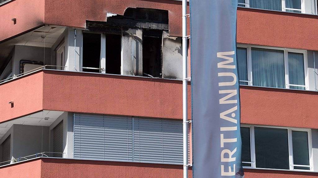 In einer Wohnung des Alters-Wohnzentrums Tertianum in Bellinzona hat es gebrannt. Eine Frau wurde lebensgefährlich verletzt.