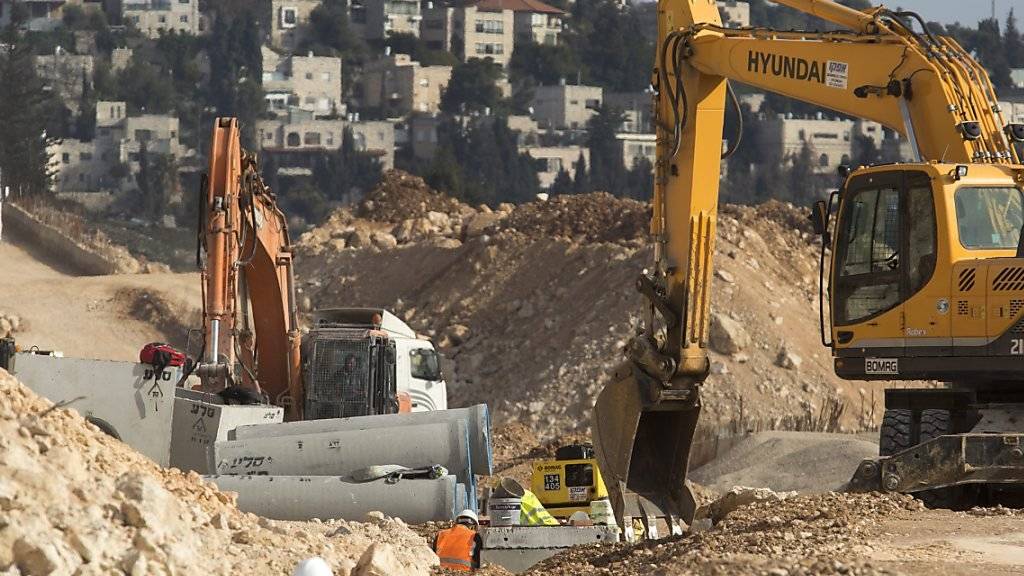 Israel kündigt den Bau weiterer Wohnungen an und Donald Trump sagt dem Land seine «uneingeschränkte Unterstützung» zu.
