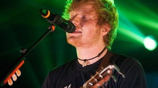 Ed Sheeran hat zu viele Schönheits-OPs nötig
