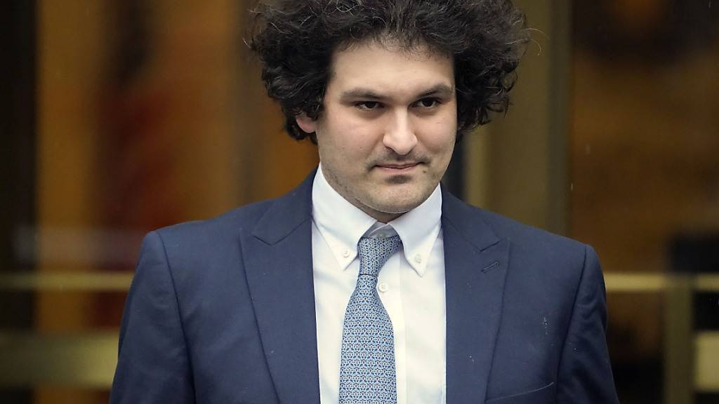 Dem FTX-Gründer Sam Bankman-Fried droht eine lange Haftstrafe. Im ärgsten Fall könnten es mehr als 100 Jahre Gefängnis werden. (Archivbild)
