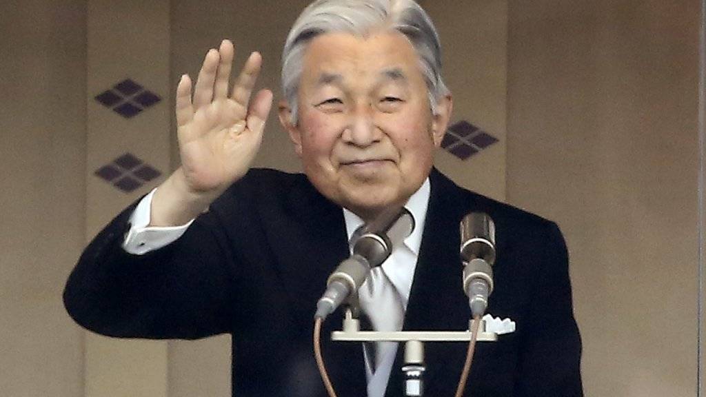Nur selten äussert sich der japanische Kaiser in der Öffentlichkeit. Nun trat er Spekulationen auf einen baldigen Rücktritt entgegen. (Archiv)