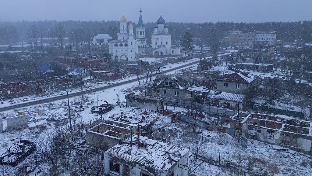 Die stark beschädigte Stadt Swjatohirsk im Donezk am Sonntag. Der Kanton Schwyz rüstet sich, um weitere Flüchtlinge aus der Ukraine aufnehmen zu können.