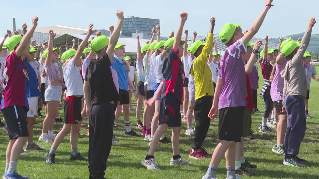 Kids Sports Day: Wenn alle Stadtberner Schulkinder gemeinsam die Hüften schwingen