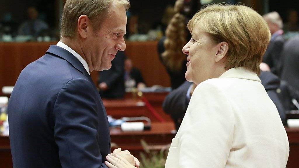 Wie erwartet: EU-Gipfel gibt kein grünes Licht für zweite Phase bei Brexit-Verhandlungen. EU-Ratspräsident Donald Tusk und die deutsche Kanzlerin Angela Merkel haben das bestätigt.