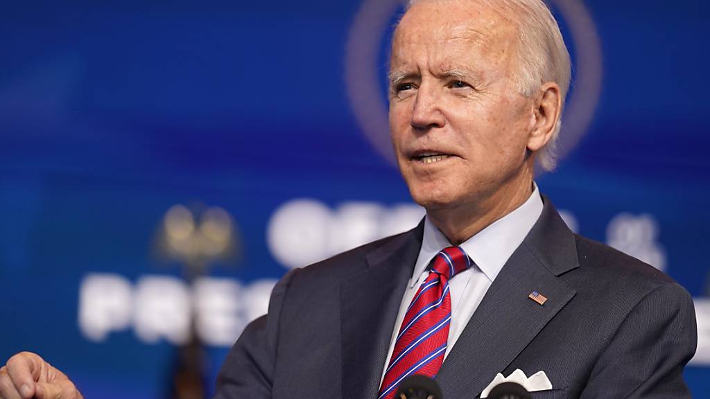 Joe Biden, Gewählter Präsident (President-elect) der USA, will die Amerikaner dazu auffordern 100 Tage Masken zu tragen. Foto: Andrew Harnik/AP/dpa