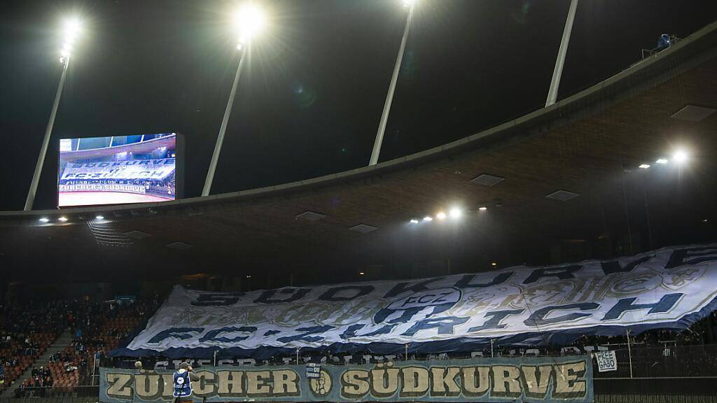 Bleibt für zwei Heimspiel-Derbys des FC Zürich gesperrt: Die Zürcher Südkurve im Stadion Letzigrund