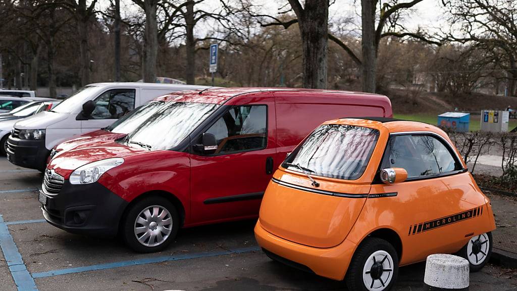 Die Initiative «für einen fairen Parkplatz-Kompromiss» ist zustandegekommen. Sie fordert den Erhalt von Parkplätzen in der  Stadt Zürich. (Archivbild)