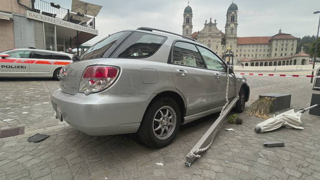 Heftiger Unfall in Einsiedeln fordert mehrere Verletzte