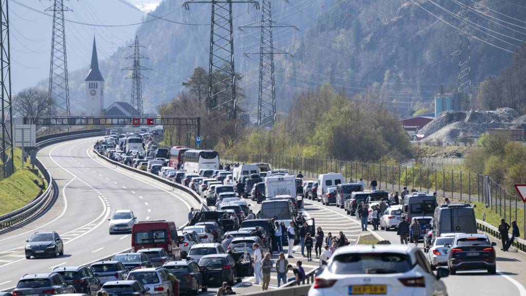 Grund für den Stau vor dem Gotthardtunnel ist eine Verkehrsüberlastung. (Archivbild)