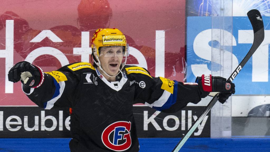 Fribourgs Topskorer Marcus Sörensen trifft gegen Lausanne beim 4:3-Sieg zum vorentscheidenden 4:2