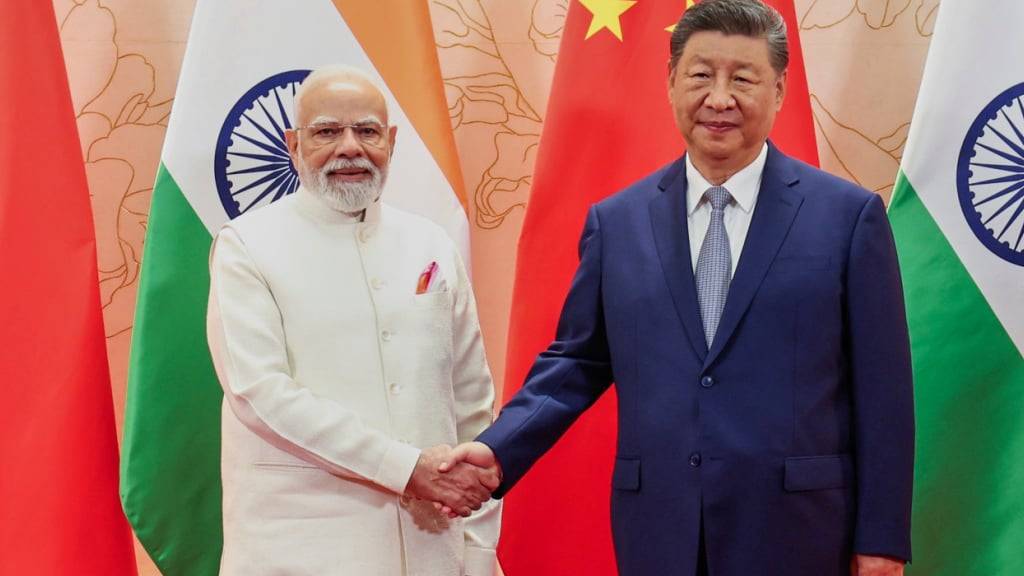 HANDOUT - Der indische Premierminister Narendra Modi (links) und der chinesische Präsident Xi Jinping in Tianjin. Foto: Indian Prime Minister's Office/AP/dpa - ACHTUNG: Nur zur redaktionellen Verwendung und nur mit vollständiger Nennung des vorstehenden Credits