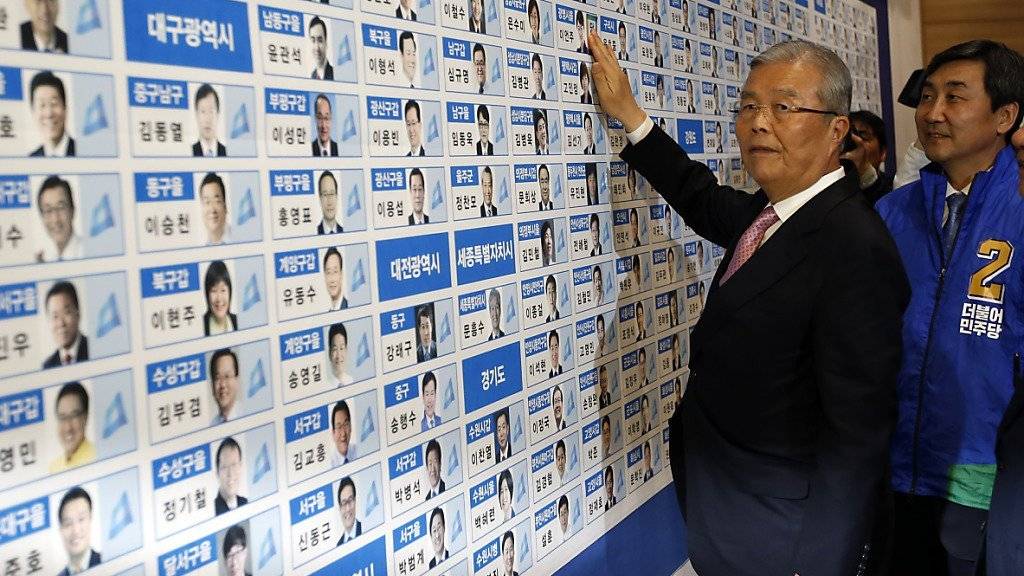 Kim Chong In, Chef der südkoreanischen Oppositionspartei Minjoo, geht als Sieger aus den Wahlen hervor. Seine Gruppierung zählt neu einen Sitz mehr als die konservative Partei der amtierenden Präsidentin.