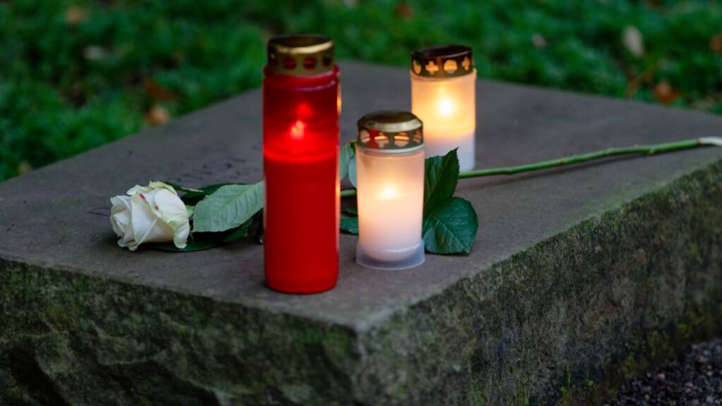 Was passiert mit Menschen, die sterben und die niemand beerdigt? In kanadischen Provinzen kommt das immer häufiger vor - und trifft oft Männer. (Themenbild)