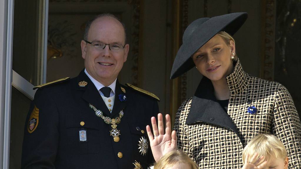 Nach mehr als einem Jahr mit langen Trennungsperioden und Gesundheitsproblemen hat Fürstin Charlène von Monaco wieder mit  ihrem Ehemann Fürst Albert II. von Monaco und ihren Kindern Gabriella und Jacques Ostern feiern können.