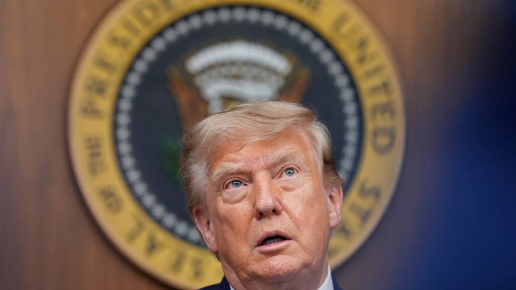 US-Präsident Donald Trump nimmt an einer Kabinettssitzung in Camp David teil. Foto: Jacquelyn Martin/AP/dpa