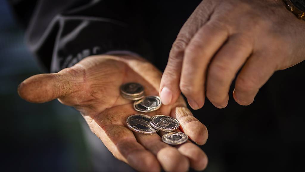 Schweizer Franken nach SNB-Entscheid klar tiefer