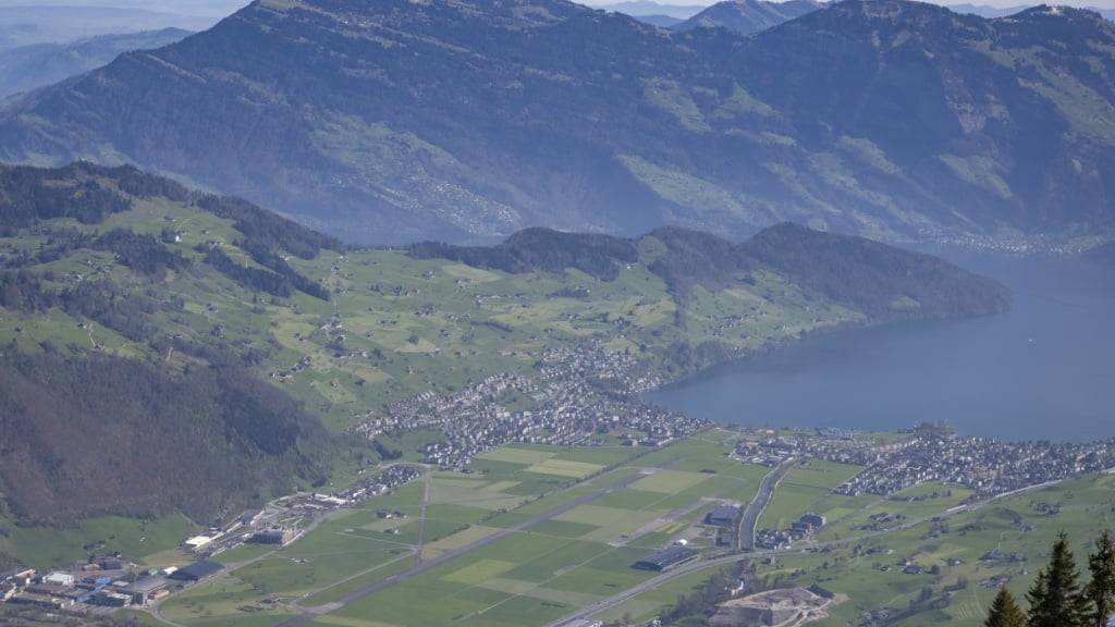 Korporationen sind in Nidwalden wichtige Grundeigentümer, so auch im Gebiet des Flugplatzes Buochs. (Archivaufnahme)