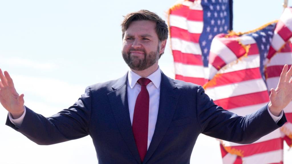 Senator J.D. Vance, Ohio, nimmt an einer Wahlkampfveranstaltung in Vandalia, Ohio, teil. Foto: Jeff Dean/FR171800 AP/AP