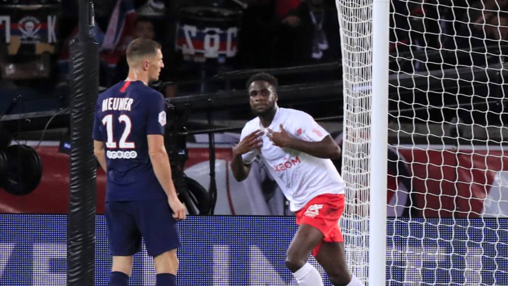 Thomas Meunier (12) kassierte mit PSG die erste Heimniederlage seit Mai 2018. Boulaye Dia traf in der Nachspielzeit zum 2:0.