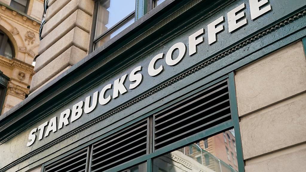 Die weltweit grösste Café-Kette Starbucks verzeichnet ein gutes zweites Quartal. (Archivbild)