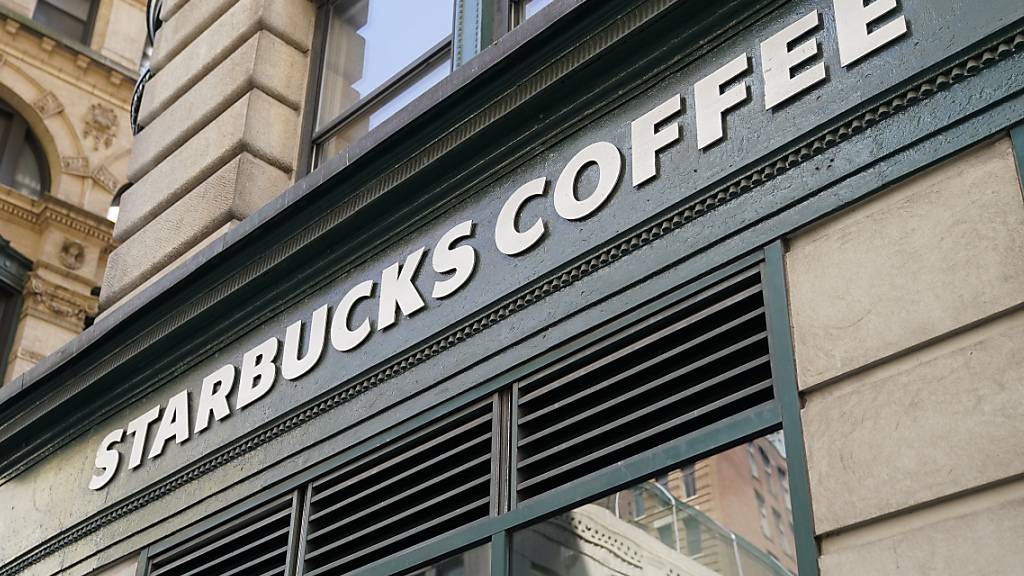 Die weltweit grösste Café-Kette Starbucks verzeichnet ein gutes zweites Quartal. (Archivbild)