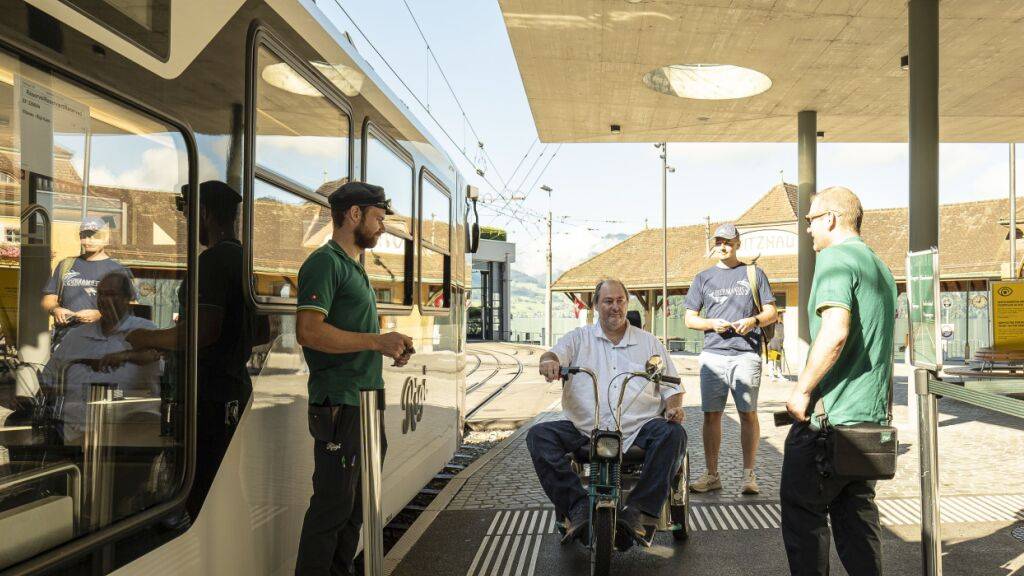 Laut Schwyz Tourismus sind die Bergbahnen im Raum Rigi, Stoos, Rotenflue und
Hoch-Ybrig barrierefrei zugänglich.