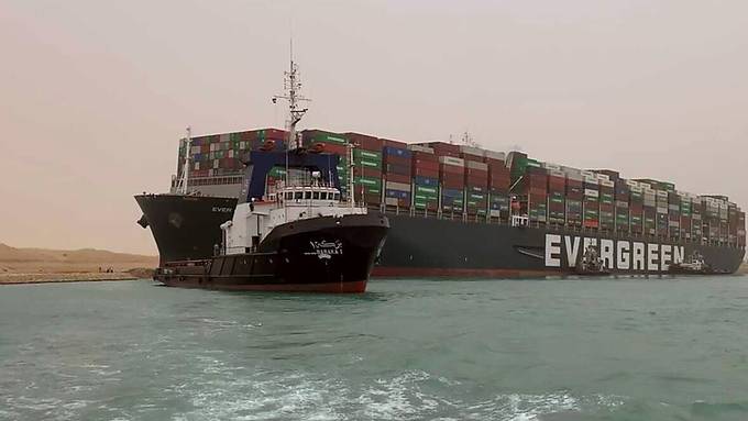 Blockade des Suez-Kanals dauert höchstens noch drei Tage