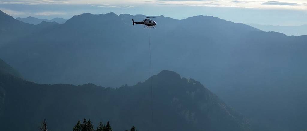 300 Ladungen pro Jahr: So funktioniert Wildheuen mit Helikopter