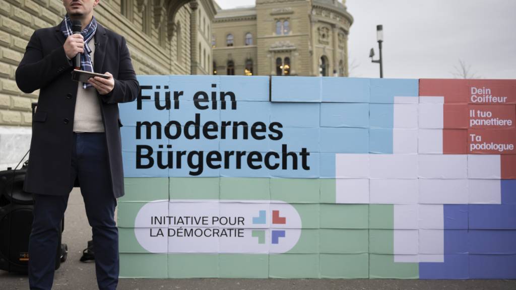 Die Aktion Vierviertel hatte die gesammelten Unterschriften im November 2024 eingereicht. (Archivbild)