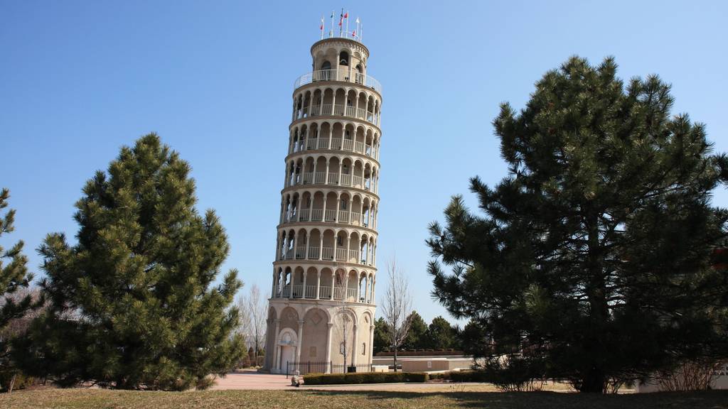 Schiefer Turm in Amerika