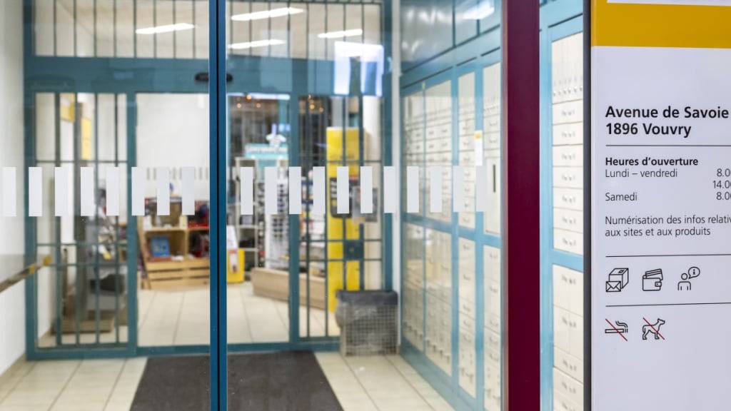 Zahlungsaufträge beim Postschalter machen 0,7 Prozent aller Zahlungsaufträge bei der Post aus. (Archivbild)