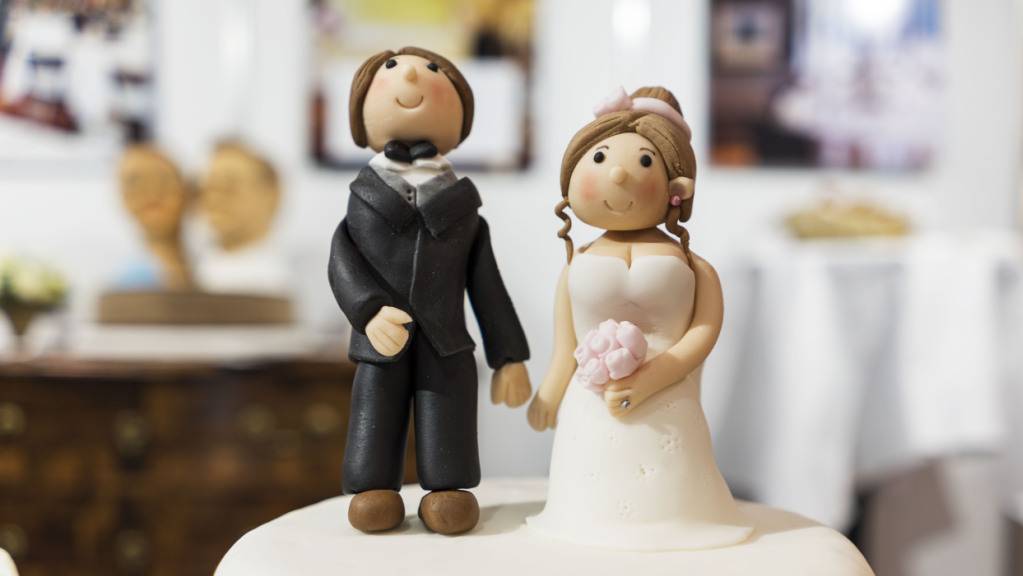 Wer heiratet, soll nach Ansicht des Schwyzer Regierungsrats weiterhin gemeinsam besteuert werden. (Symbolbild)