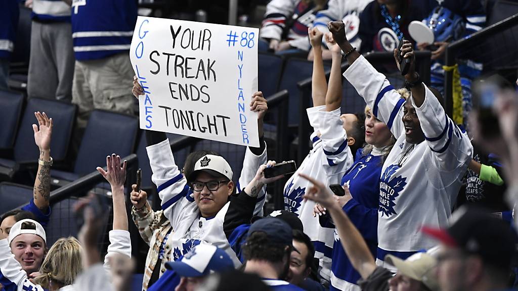 Die Fans der Toronto Maple Leafs behielten Recht: Die Siegesserie der Winnipeg Jets ging am Montag zu Ende