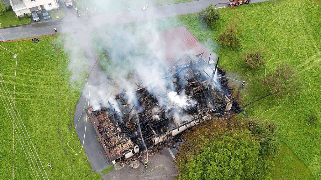 Der Stall in Ingenbohl wurde durch das Feuer komplett zerstört.