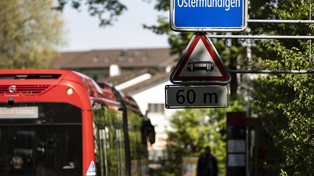 Das Ortsschild an der Bernstrasse an der Grenze zwischen Bern und Ostermundigen. (Archivbild)