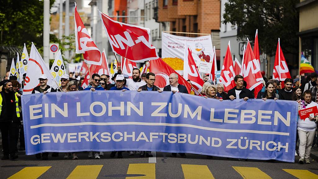 Tausende marschieren durch Zürich zur 1.-Mai-Demo