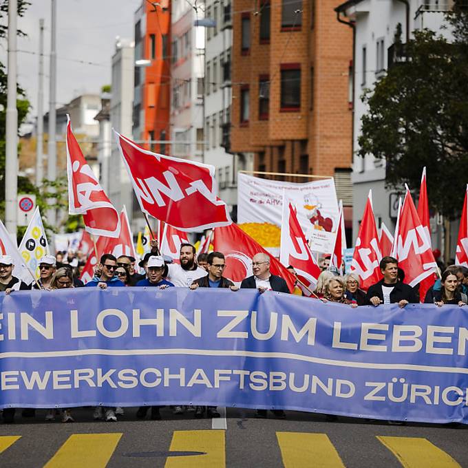 Tausende marschieren durch Zürich zur 1.-Mai-Demo