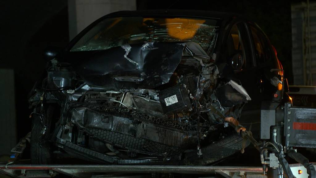 Autofahrer (32) wird bei Unfall im Birmensdorf schwer verletzt