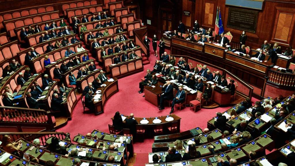 ARCHIV - Abgeordnete sitzen im italienischen Senat (Archivbild). Foto: Fabrizio Corradetti/LPS via ZUMA Press Wire/dpa