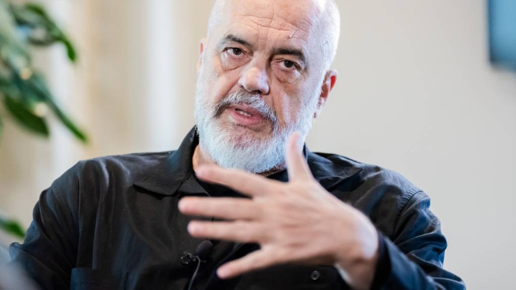 Albaniens Regierungschef: EU-Familie gehört an einen Tisch