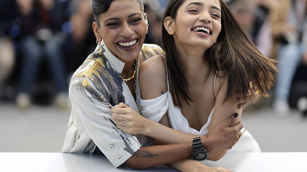 Die Schauspielerinnen Anasuya Sengupta (links) and Omara Shetty bei der Premiere ihres Films «The Shameless» in Cannes vor einer Woche. (Archivbild)