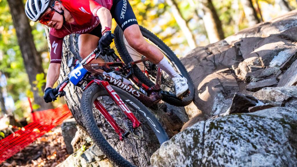Sina Frei gewinnt beim Weltcup-Auftakt in Südkorea das Short-Track-Rennen