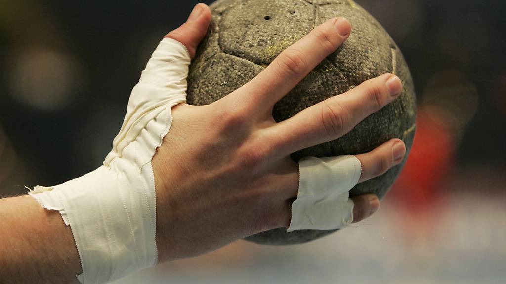 Handball (Symbolbild)