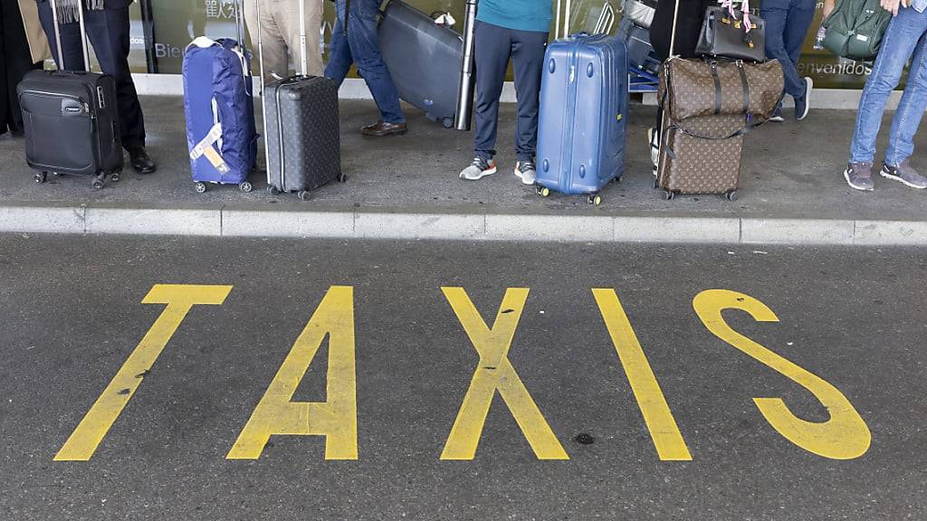 Der Fahrdienst Uber konkurrenziert das traditionelle Taxigewerbe. (Symbolbild)
