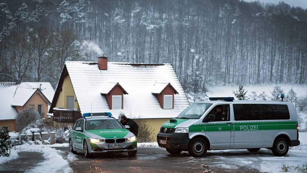 Polizeiaufgebot beim Tatort in Bayern.