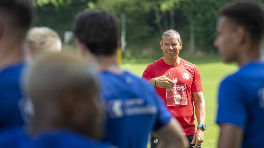 Der Trainer des FC Luzern, Mario Frick beim Konditionstraining anlaesslich des Trainingsstart des FC Luzern zur Vorbereitung in die Saison 2022/23 der Schweizer Super League Meisterschaft am Mittwoch, 15. Juni 2022 in Luzern.