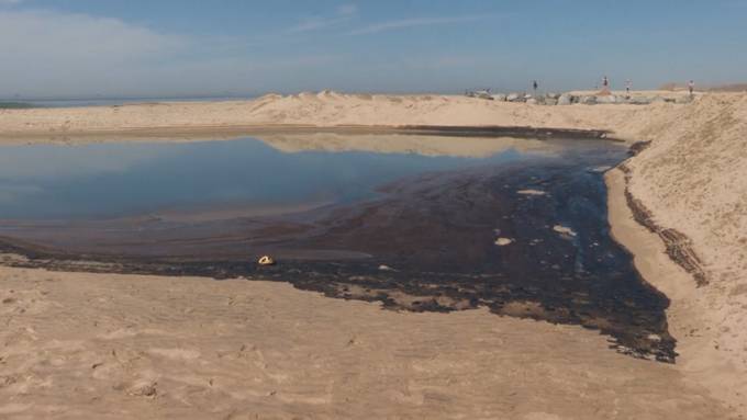 Ölteppich bedroht kalifornische Küste - Strände gesperrt