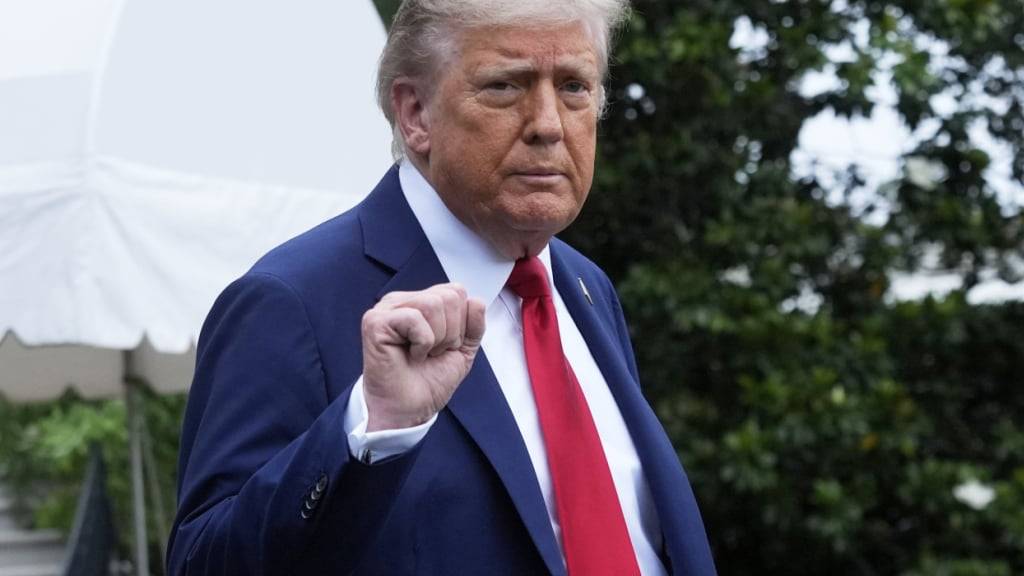 Sollte US-Präsident Donald Trump das am «Liberation Day» angekündigte Zollpaket umsetzen, ist für die Schweiz laut der KOF mit einer kurzen Rezession zu rechnen.